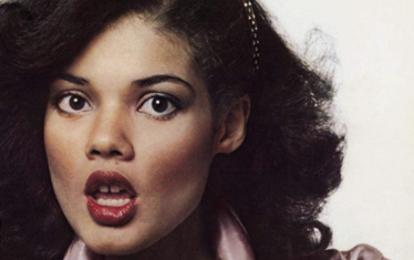 Angela Bofill Height: Discover Angela Bofill's Height